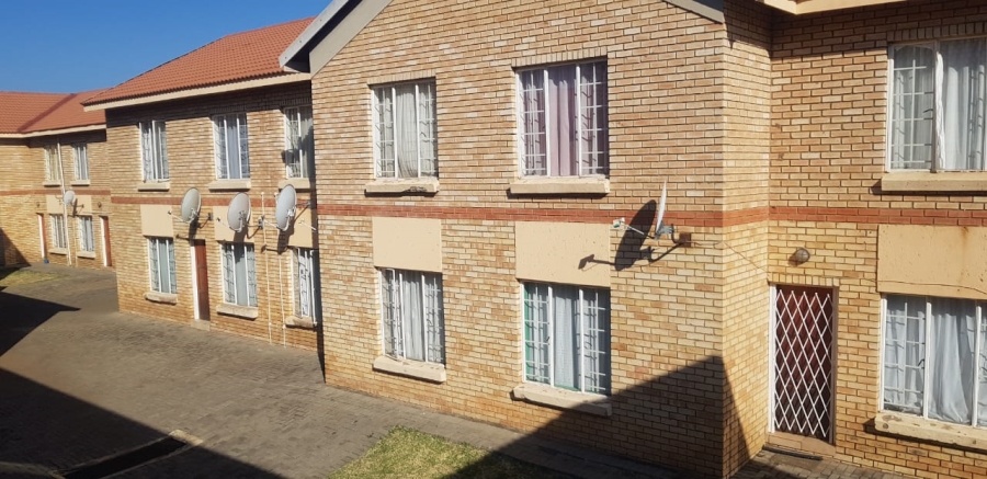 2 Bedroom Property for Sale in Waterval East North West